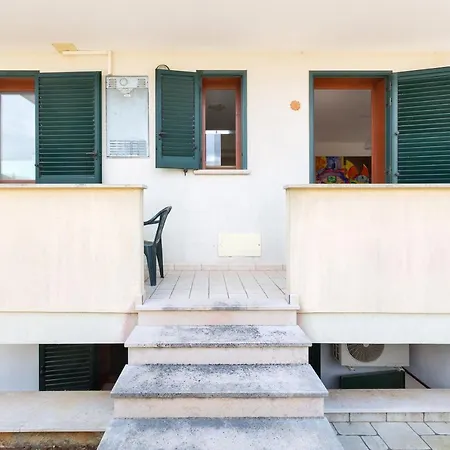Residence La Grotta דירה