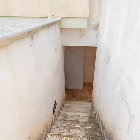 Residence La Grotta דירה